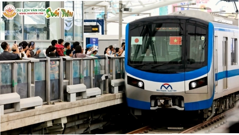 Di chuyển bằng tàu điện Metro đến Suối Tiên giúp bảo vệ môi trường và hạn chế tình trạng kẹt xe