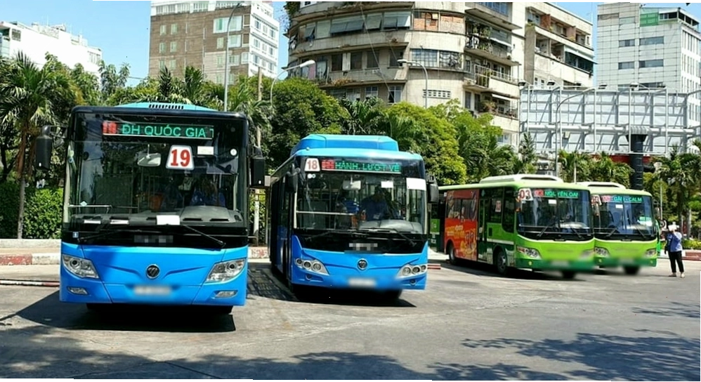 Di chuyển bằng xe bus công cộng đến Suối Tiên