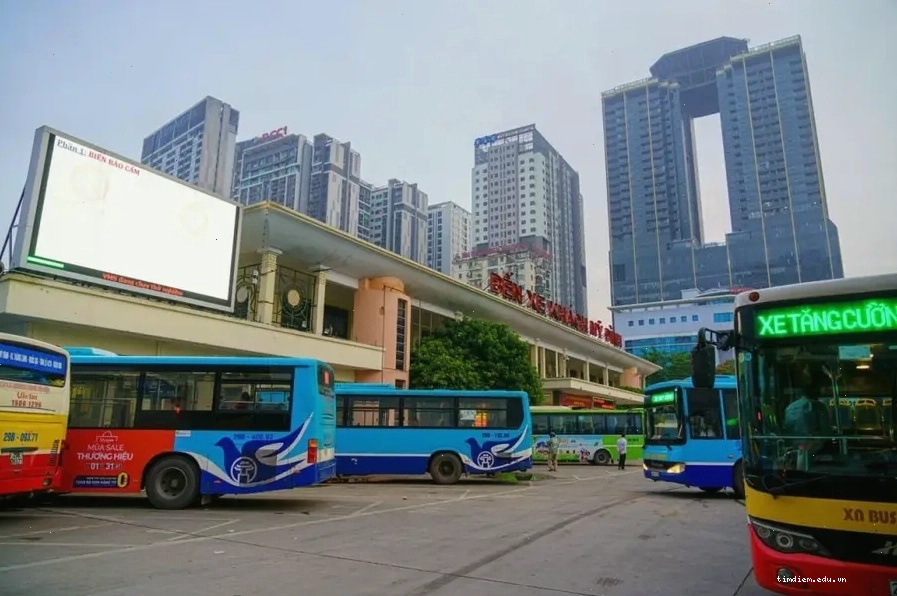 Di chuyển đến Hà Nội bằng xe khách