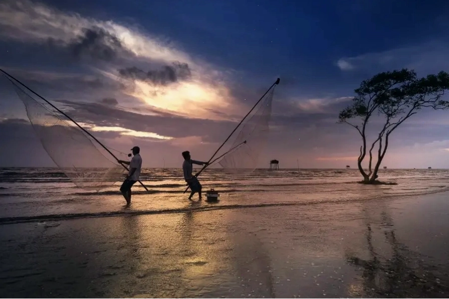 Địa điểm du lịch miền Tây biển Tân Thành cuốn hút với bãi cát đen mịn và hoàng hôn lãng mạn