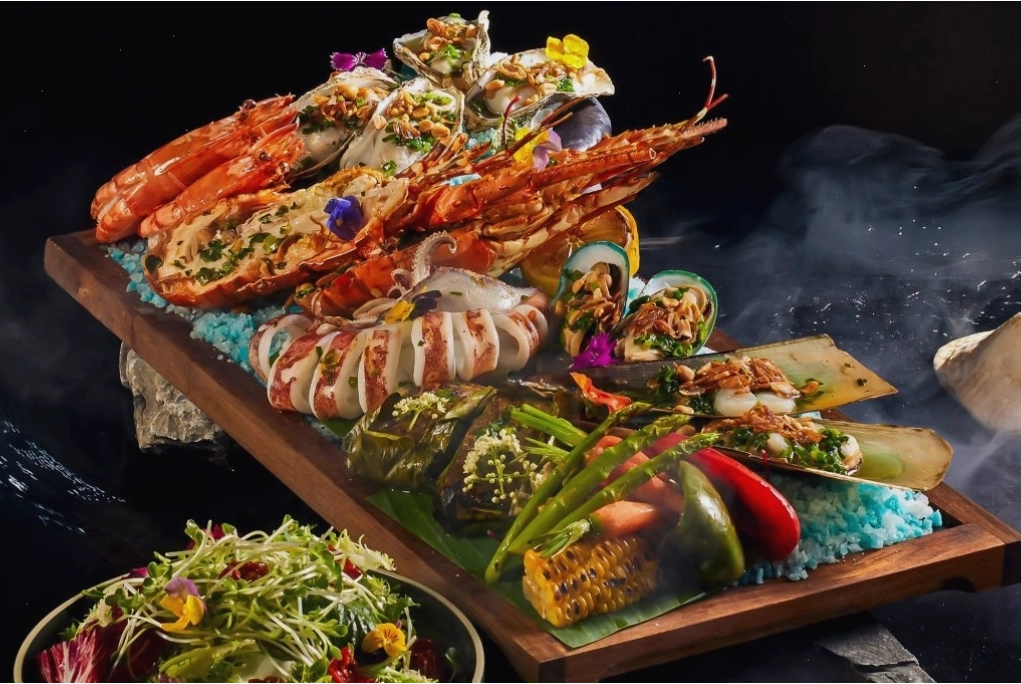 Đĩa hải sản tươi ngon tại Fusion Resort
