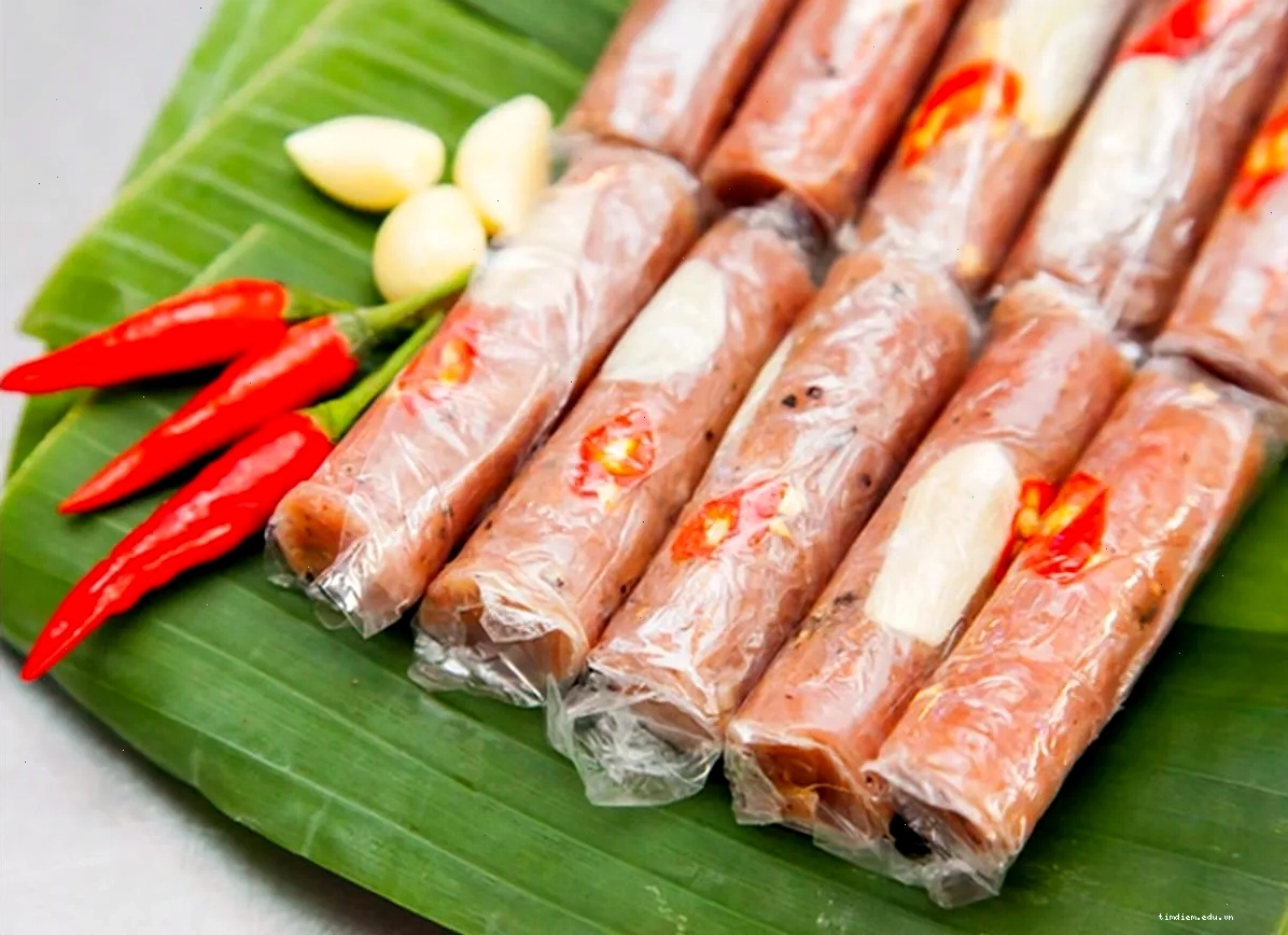 Đĩa nem Yên Mạc thơm ngon, đặc sản Ninh Bình