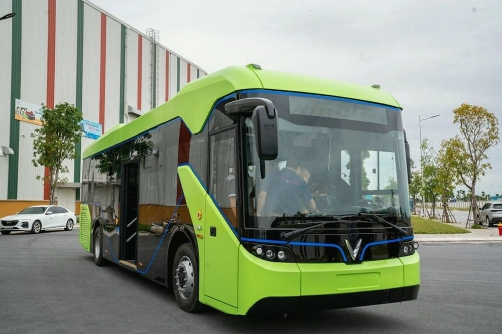 Điểm dừng xe buýt 246 Khuất Duy Tiến gần Công viên Thanh Xuân