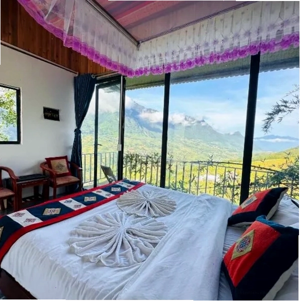 Dinh Sapa Trekking & Homestay với tầm nhìn đẹp ra núi rừng