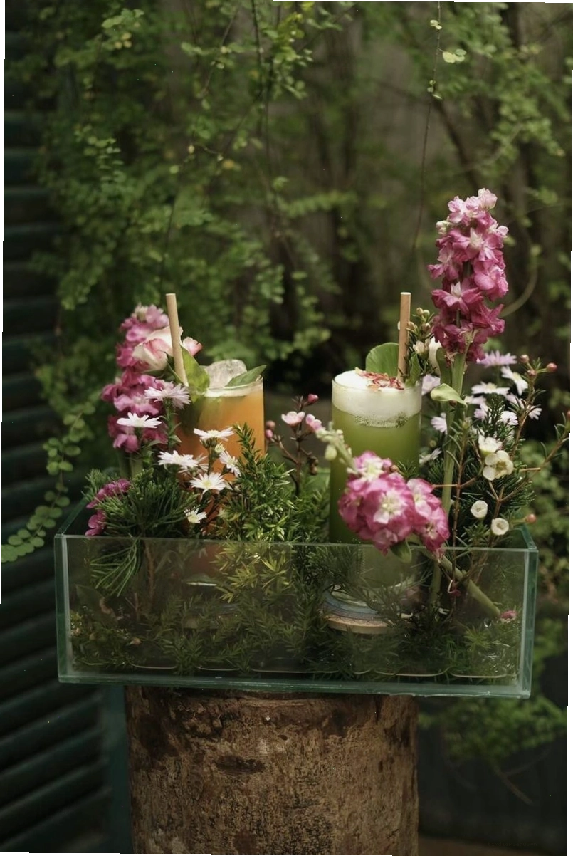 Đồ uống được trang trí đẹp mắt tại Padma de Fleur