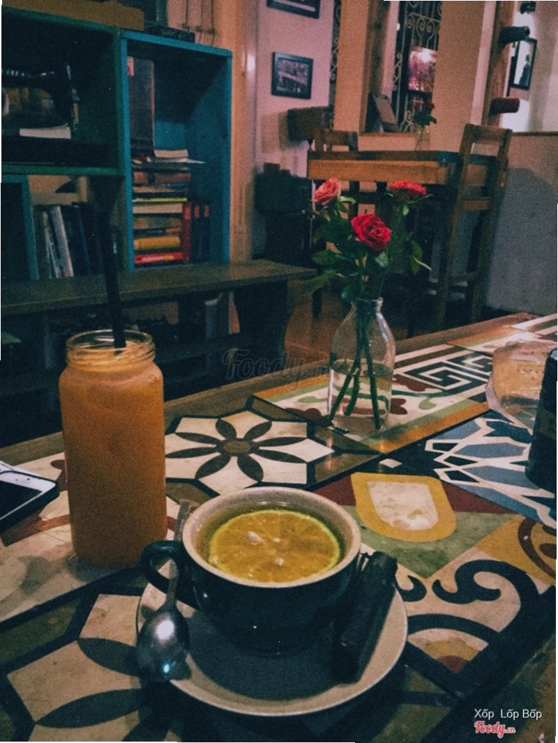 Đồ uống hấp dẫn tại Rauta House Cafe gồm nước ép và trà