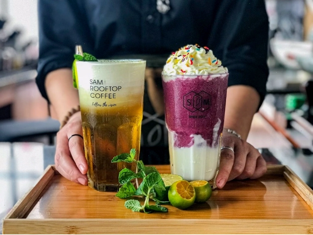 Đồ uống hấp dẫn tại Sam Rooftop Coffee