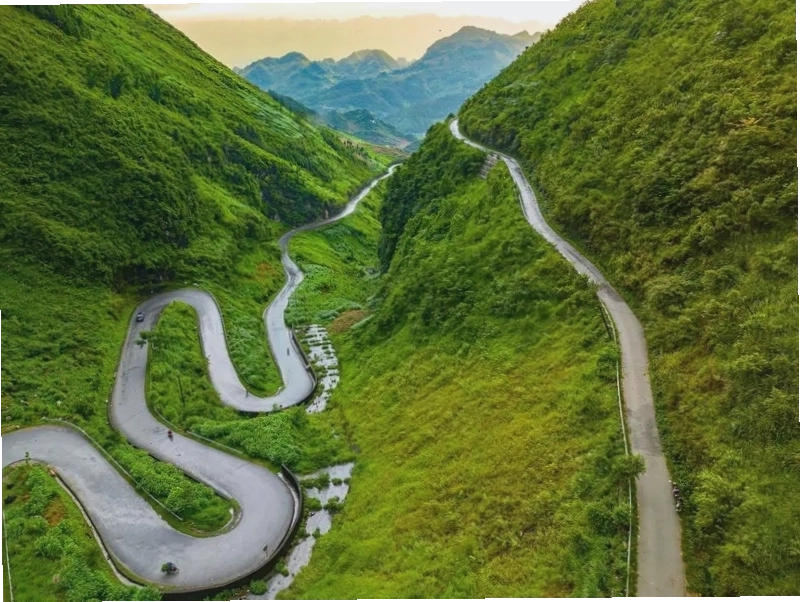 Dốc Thẩm Mã, địa điểm du lịch Hà Giang với cảnh sắc núi non hùng vĩ