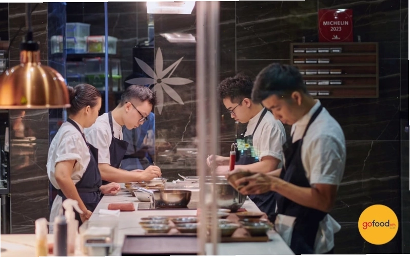 Đội ngũ đầu bếp chuyên nghiệp tại Gia Restaurant