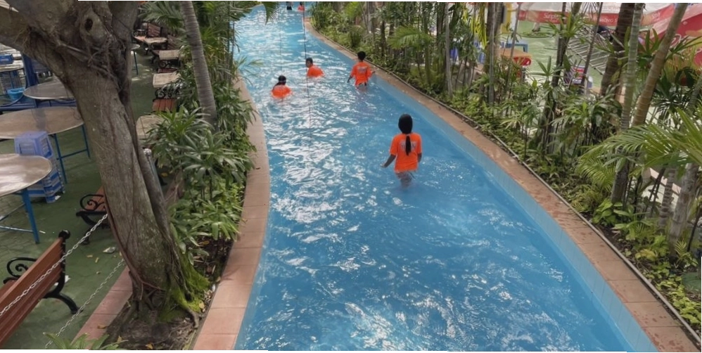 Dòng Sông Lơ Đãng vô cùng thư thái tại công viên