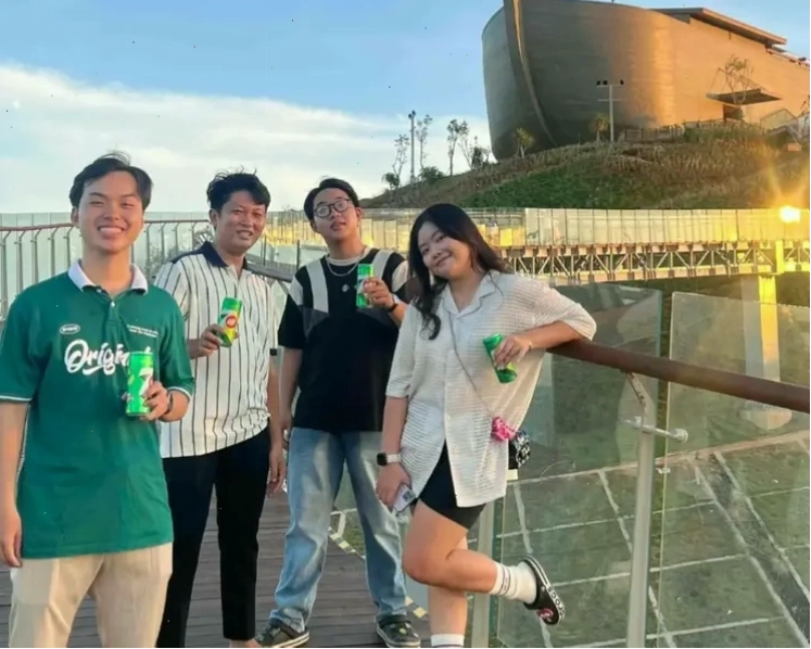 Du khách check-in tại Wonder Hills