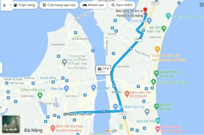 Du khách thích thú với các tác phẩm nghệ thuật 3D