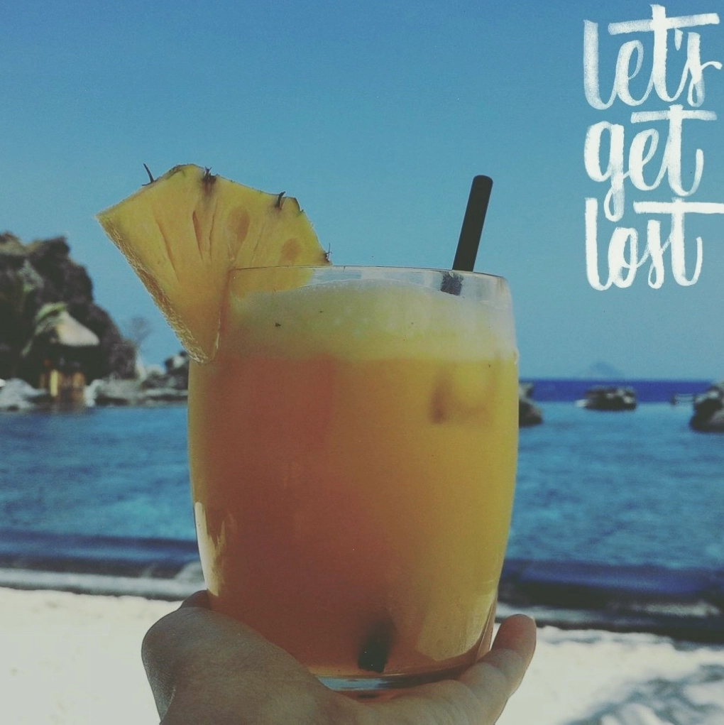 Du khách vui chơi tại hồ bơi Amiana Resort Nha Trang