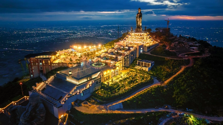 Du Lịch Núi Bà Đen: Khám Phá "Nóc Nhà Nam Bộ" 2026