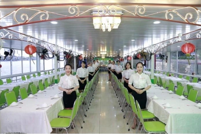 Du thuyền Cần Thơ về đêm
