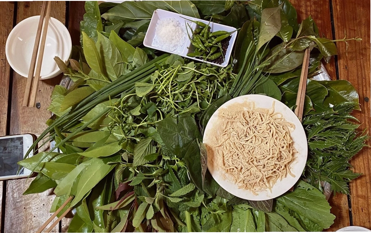 Du thuyền trên hồ Ya Ly ngắm cảnh hoàng hôn tuyệt đẹp