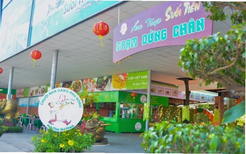 Du thuyền Tứ Linh tại Suối Tiên