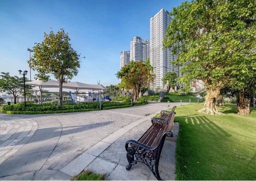 Đường chạy bộ ven sông tại công viên Landmark 81