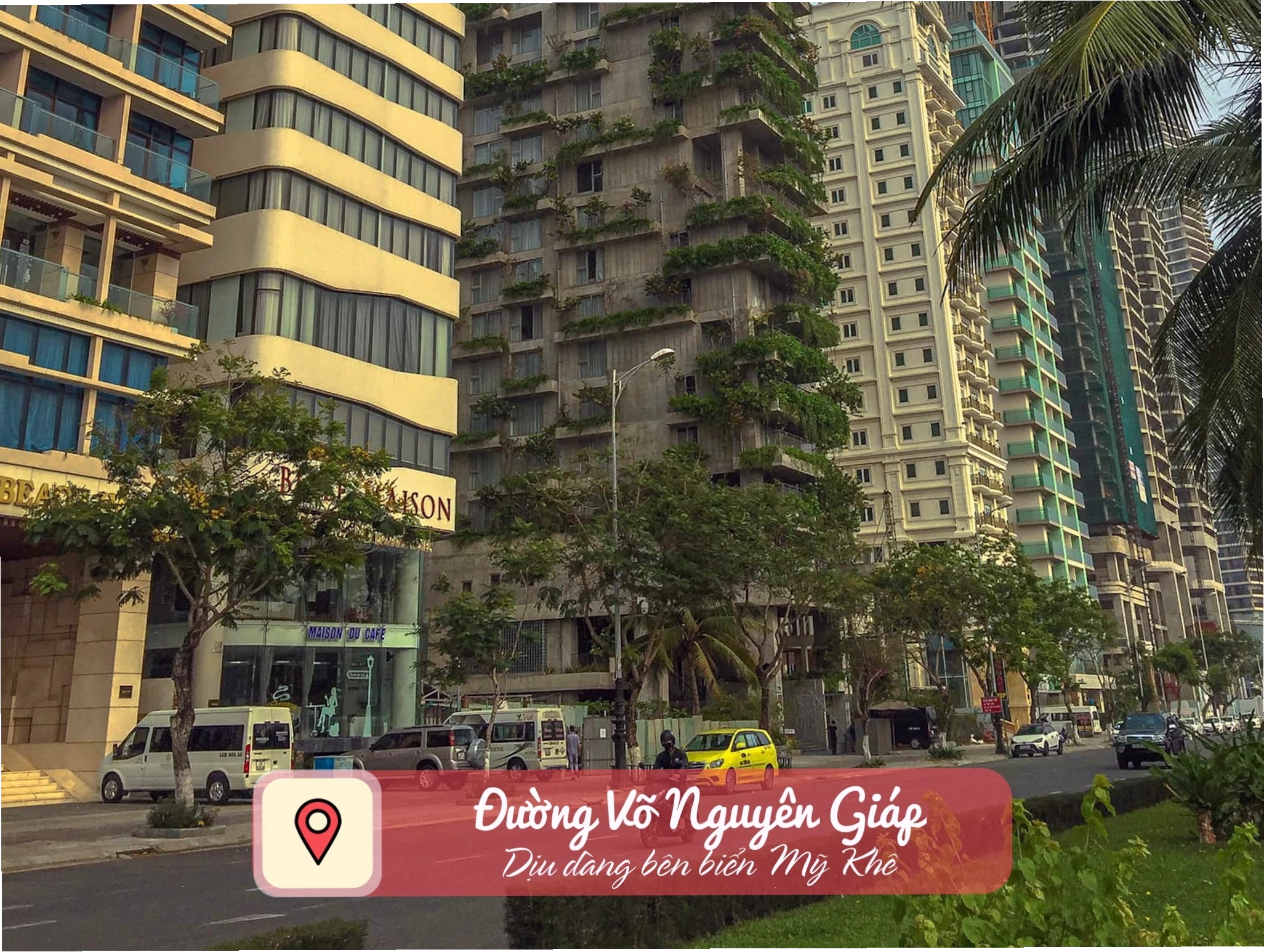 Đường Võ Nguyên Giáp với các resort 5 sao nhìn ra biển Mỹ Khê