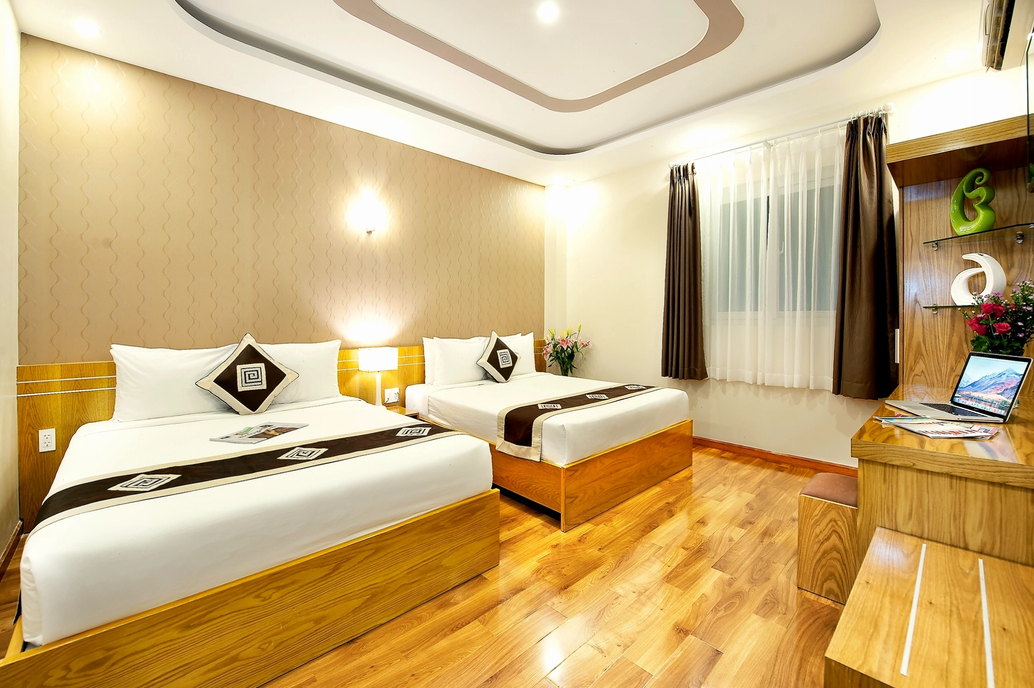Eden Garden Hotel - Khách sạn giá rẻ tại Sài Gòn