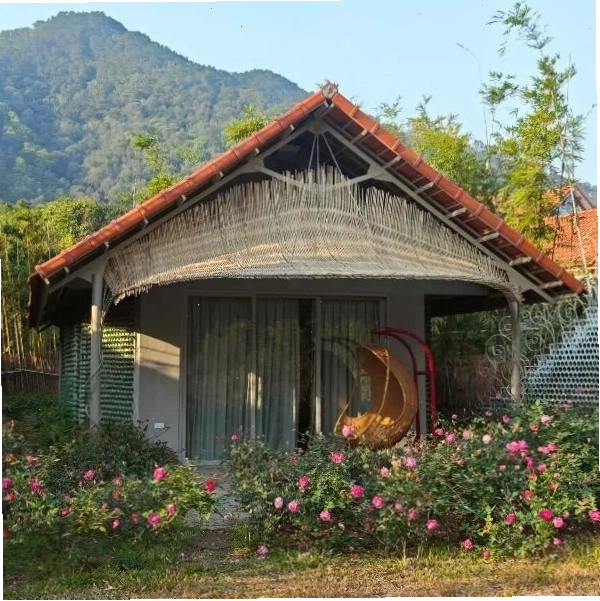 Fifth Season Retreat Sóc Sơn với quang cảnh thoáng đãng và nhiều cây xanh
