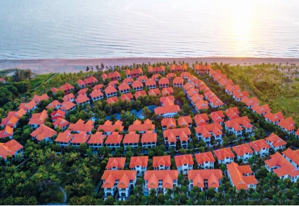 Furama Villas Danang - không gian phòng ngủ sang trọng