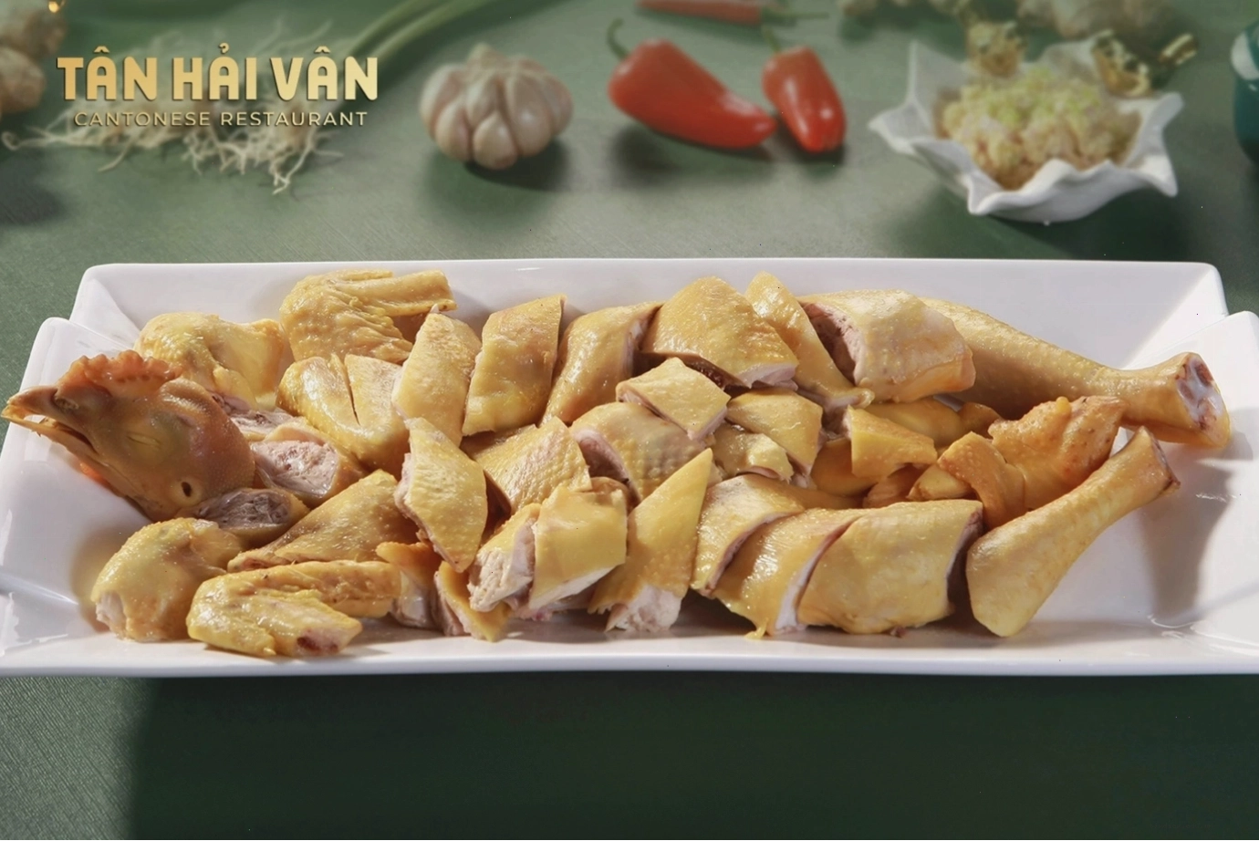 Gà hấp muối giữ trọn vị ngọt tự nhiên
