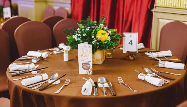 Gala Royale: Khám Phá Không Gian Tiệc Cưới Sang Trọng Tại Quận 1