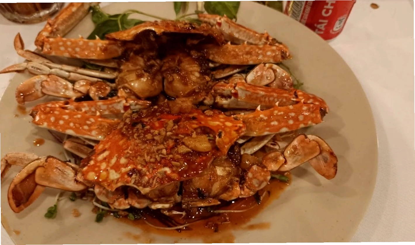 Ghẹ cháy tỏi thơm lừng