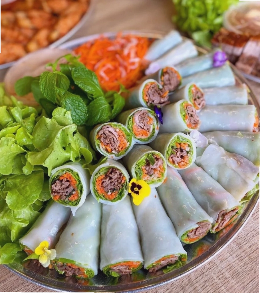 Gia đình vui chơi tại Công Viên Thủ Lệ