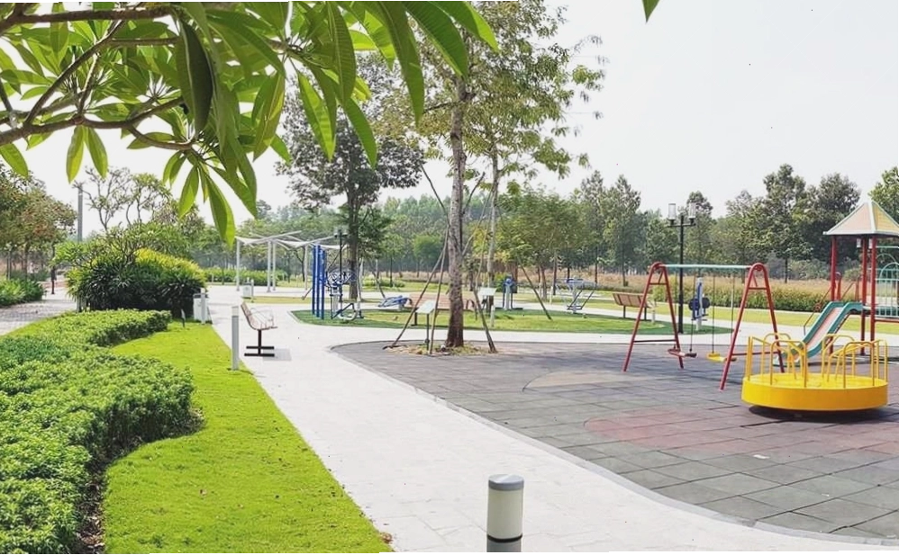Gia đình vui chơi tại Công viên Trung tâm Thành phố Mới Bình Dương