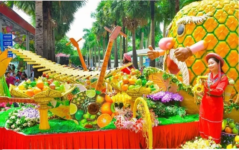 Gia đình vui chơi tại Suối Tiên