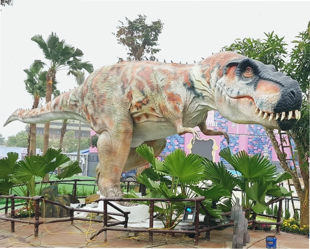 Gia đình vui vẻ tại Công viên khủng long Ninh Bình