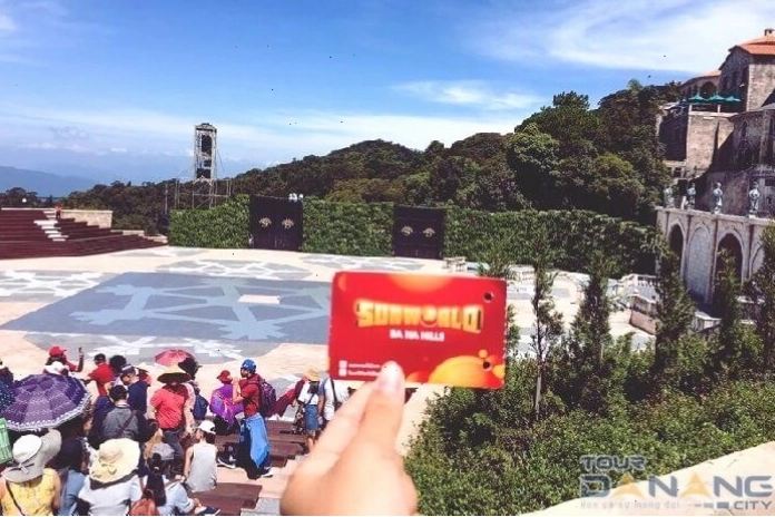 Giá vé cáp treo bao gồm cả trải nghiệm tàu hỏa leo núi