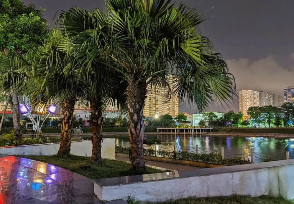 Giữ gìn vệ sinh chung tại Công viên Thanh Xuân