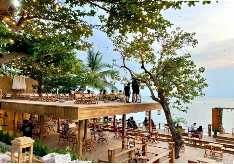 Góc check-in đầy màu sắc tại Nali Beach Vũng Tàu