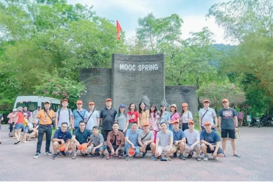 Góc check-in độc đáo tại Suối Nước Moọc