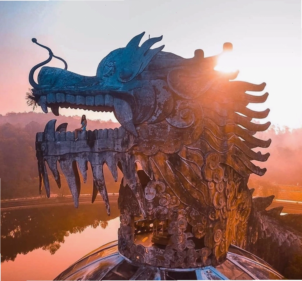 Góc nhìn khác về biểu tượng rồng tại Công viên Hồ Thủy Tiên