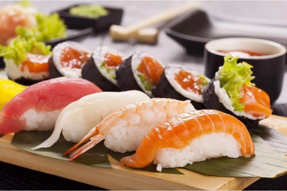 Góc nhìn từ bên ngoài của Nhà hàng Asahi Sushi