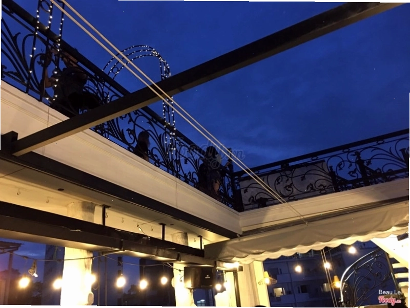 Góc sống ảo ấn tượng tại tầng thượng Yoona Cafe