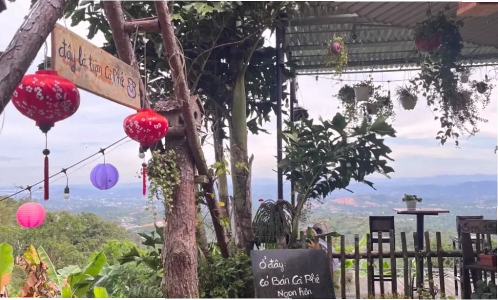 Góc trang trí dễ thương tại quán cafe Bảo Lộc