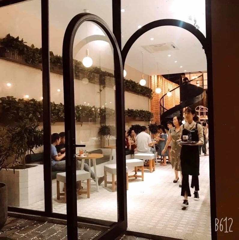 Góc trang trí với đồ vật xưa tại Cà phê Cõi Xưa