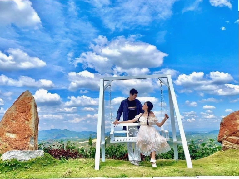 Góc xích đu lãng mạn tại homestay Bảo Lộc