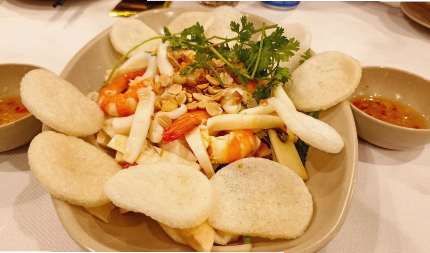 Gỏi củ hủ dừa hải sản thanh mát