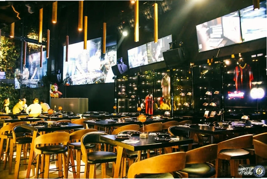 Guru Sports Bar với không gian giải trí
