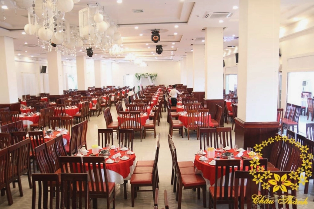 Hải sản tươi ngon tại nhà hàng địa phương