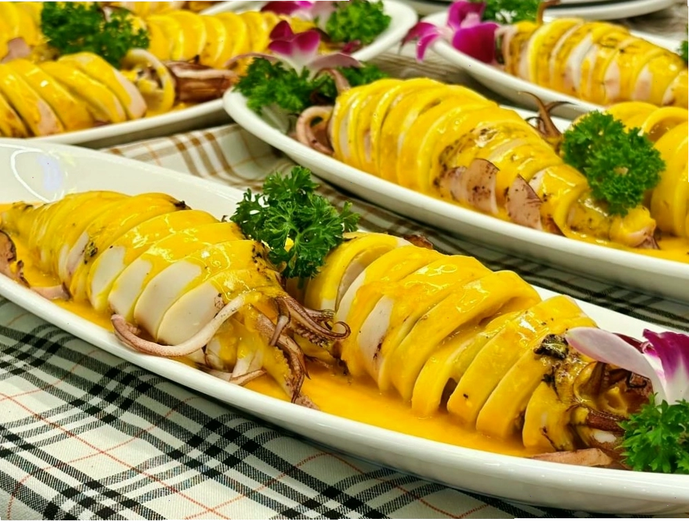 Hải sản tươi ngon và cách chế biến đậm đà tại Nhà hàng Những Người Bạn