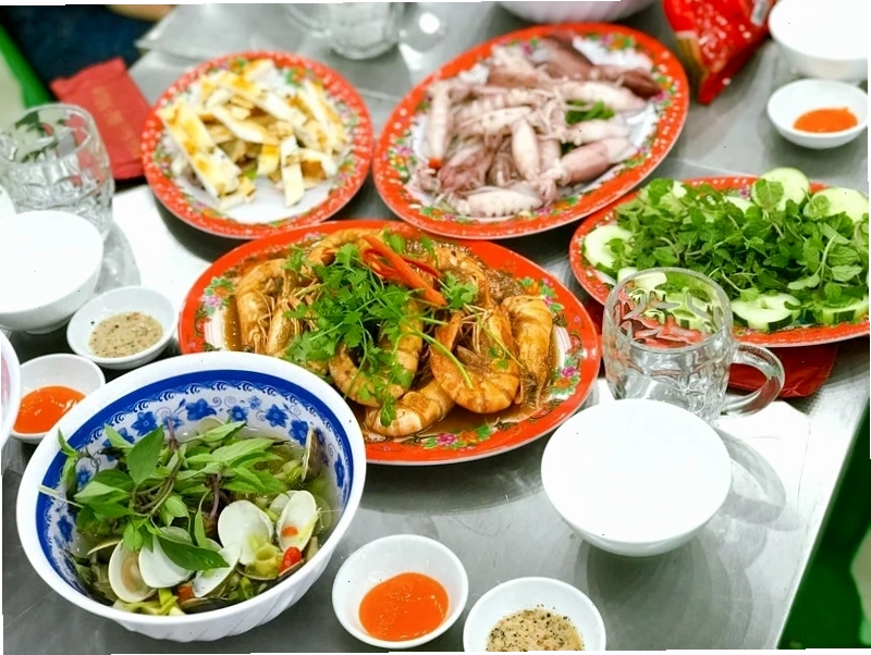 Hải sản tươi sống tại nhà hàng Bé Mặn
