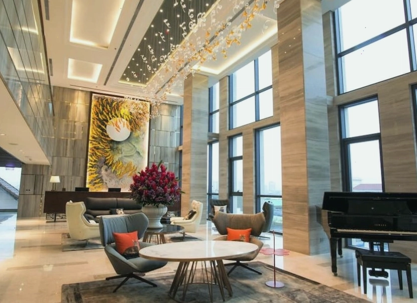 Hành lang sang trọng tại Khách sạn New Orient Đà Nẵng