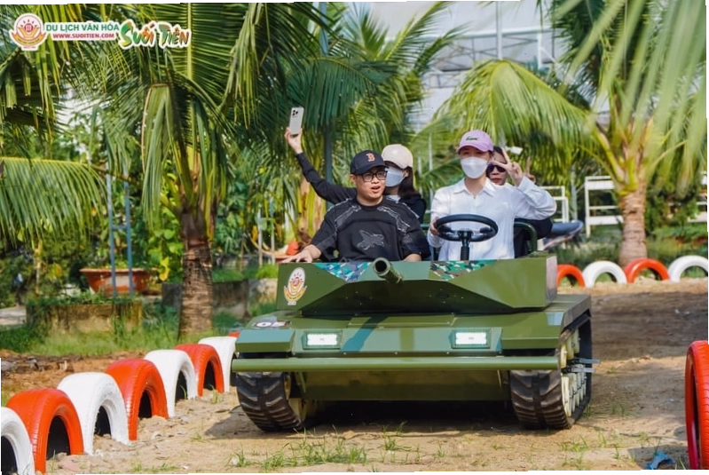 Hành trình Chiến Xa Suối Tiên